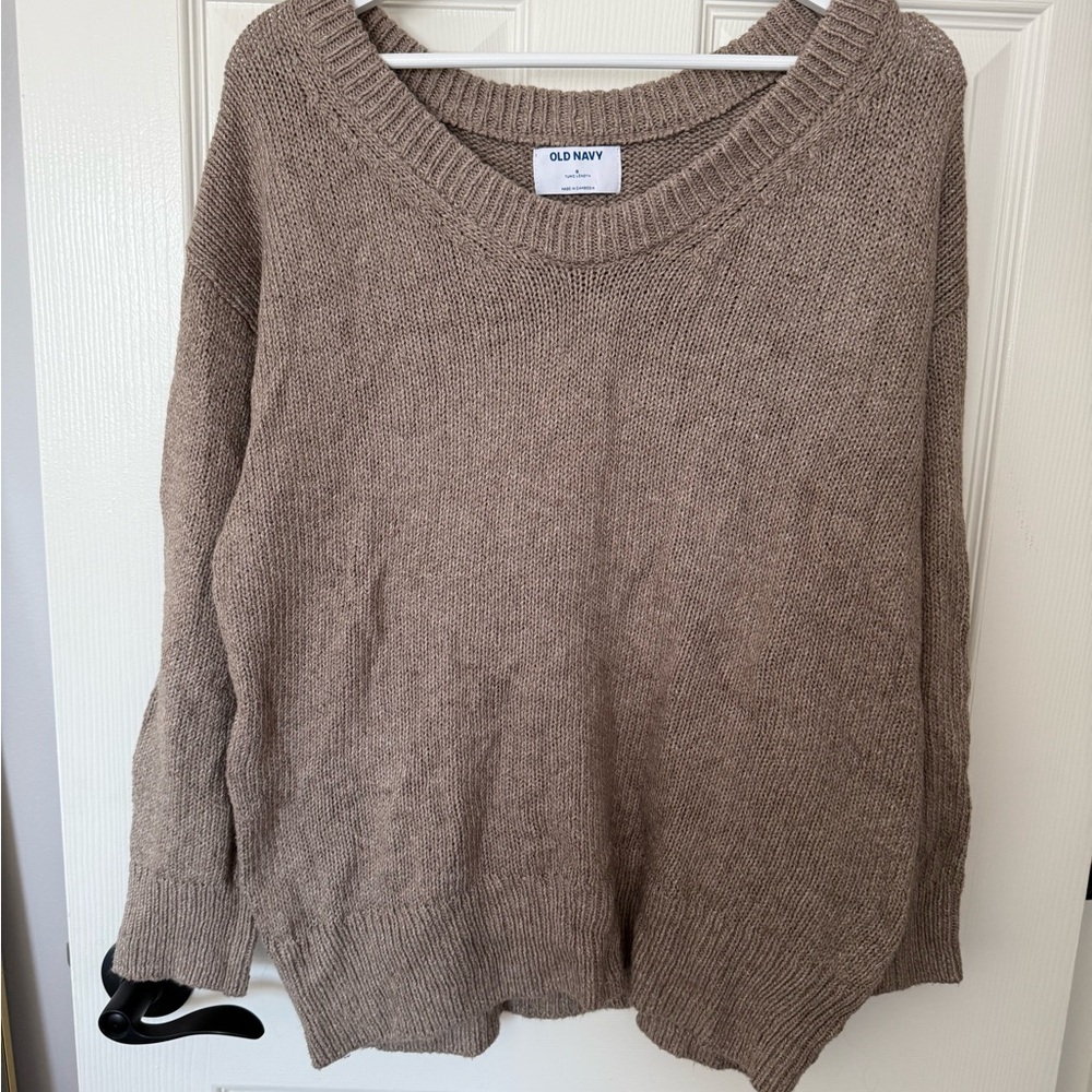 Old Navy Women's Taupe Crew Neck Sweater
